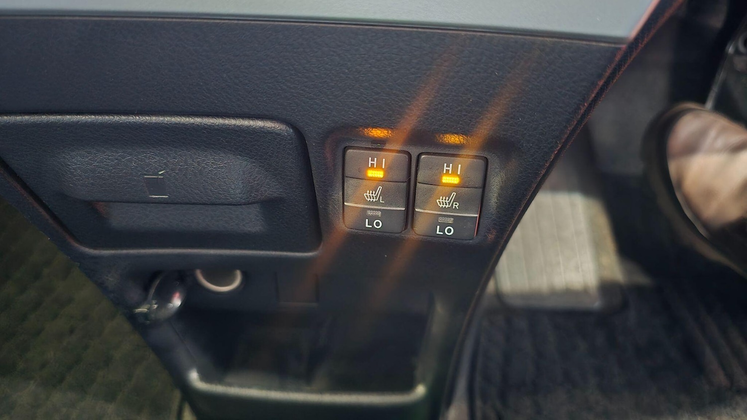 Used Toyota Voxy for sale - 78100088: Photo 7