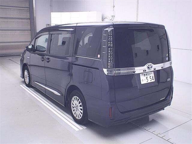 Used Toyota Voxy for sale - 76513147: Photo 5