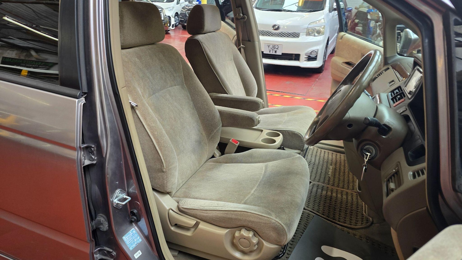 Used Honda Odyssey 2014 for sale - 76988039: Photo 6