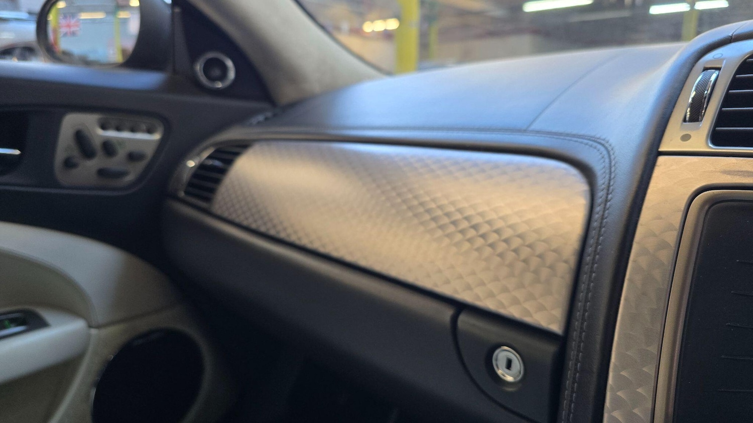 Used Jaguar XKR 2007 for sale - 76743116: Photo 11