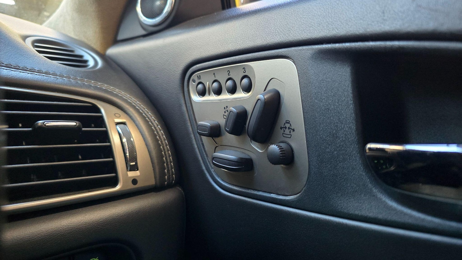 Used Jaguar XKR 2007 for sale - 76743116: Photo 13