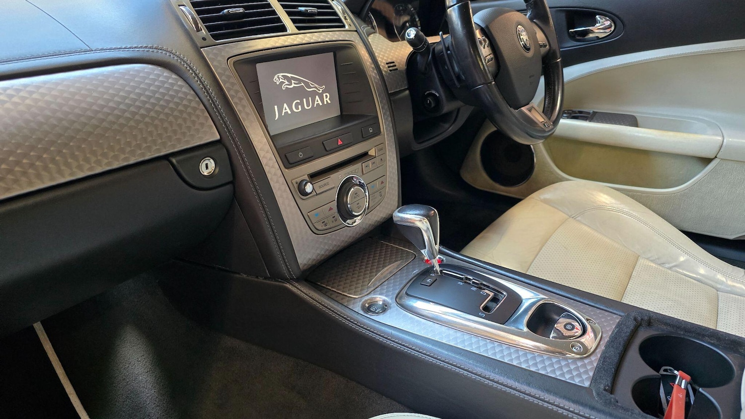 Used Jaguar XKR 2007 for sale - 76743116: Photo 16