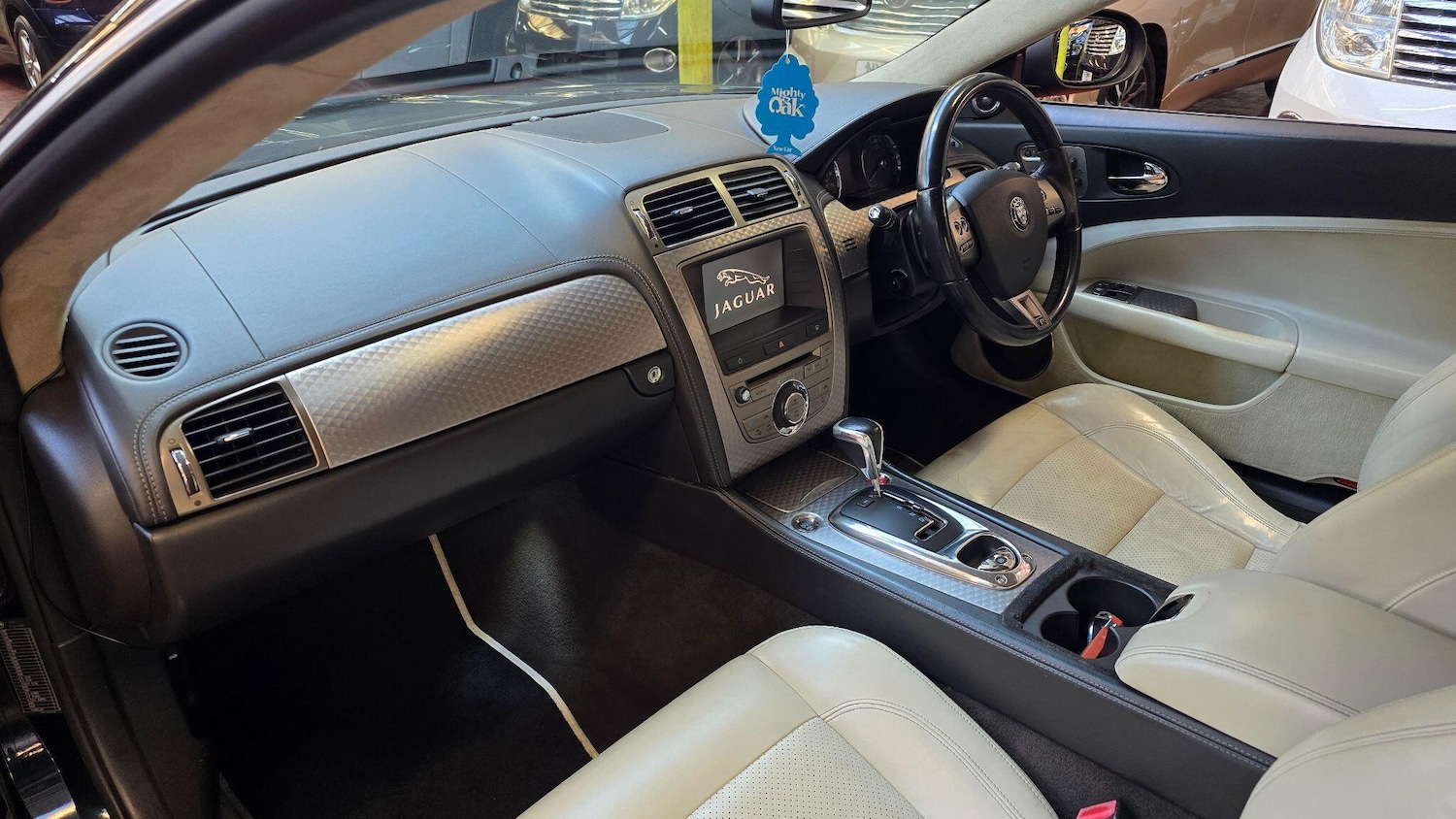 Used Jaguar XKR 2007 for sale - 76743116: Photo 17