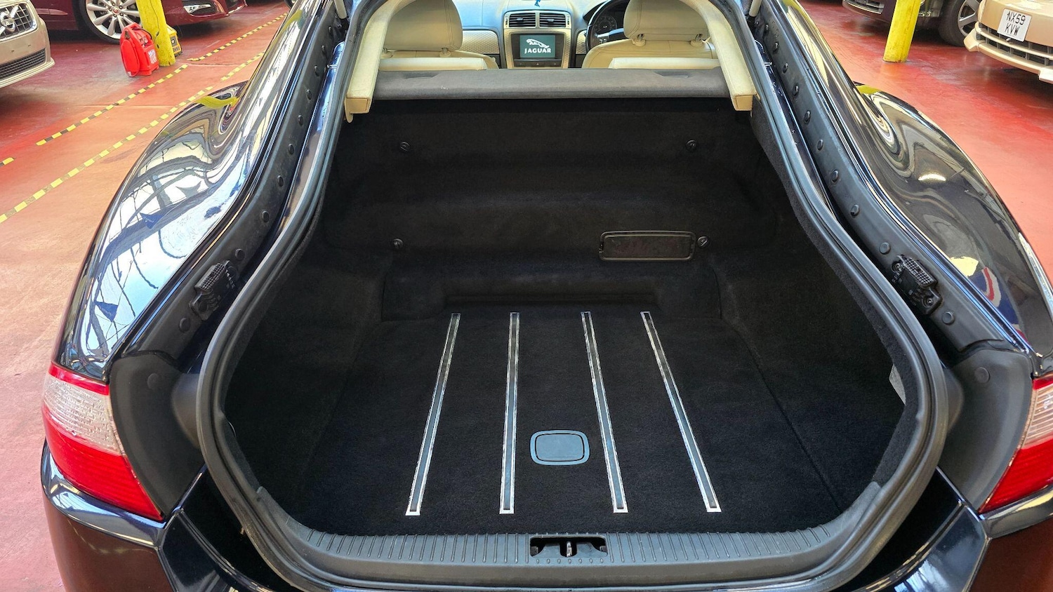 Used Jaguar XKR 2007 for sale - 76743116: Photo 21