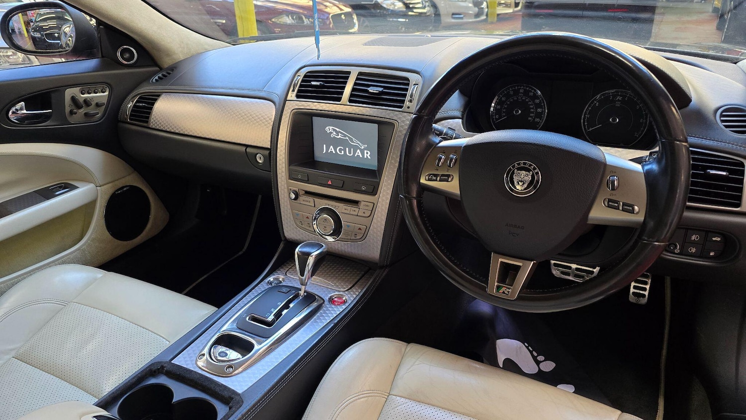 Used Jaguar XKR 2007 for sale - 76743116: Photo 5