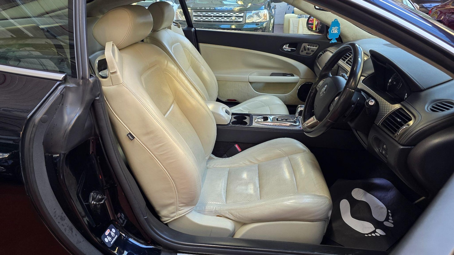 Used Jaguar XKR 2007 for sale - 76743116: Photo 6