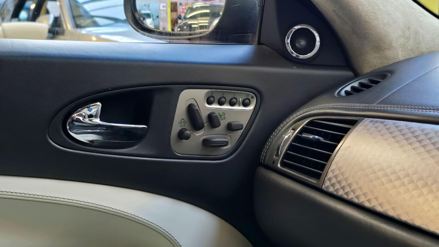 Used Jaguar XKR 2007 for sale - 76743116: Photo 8