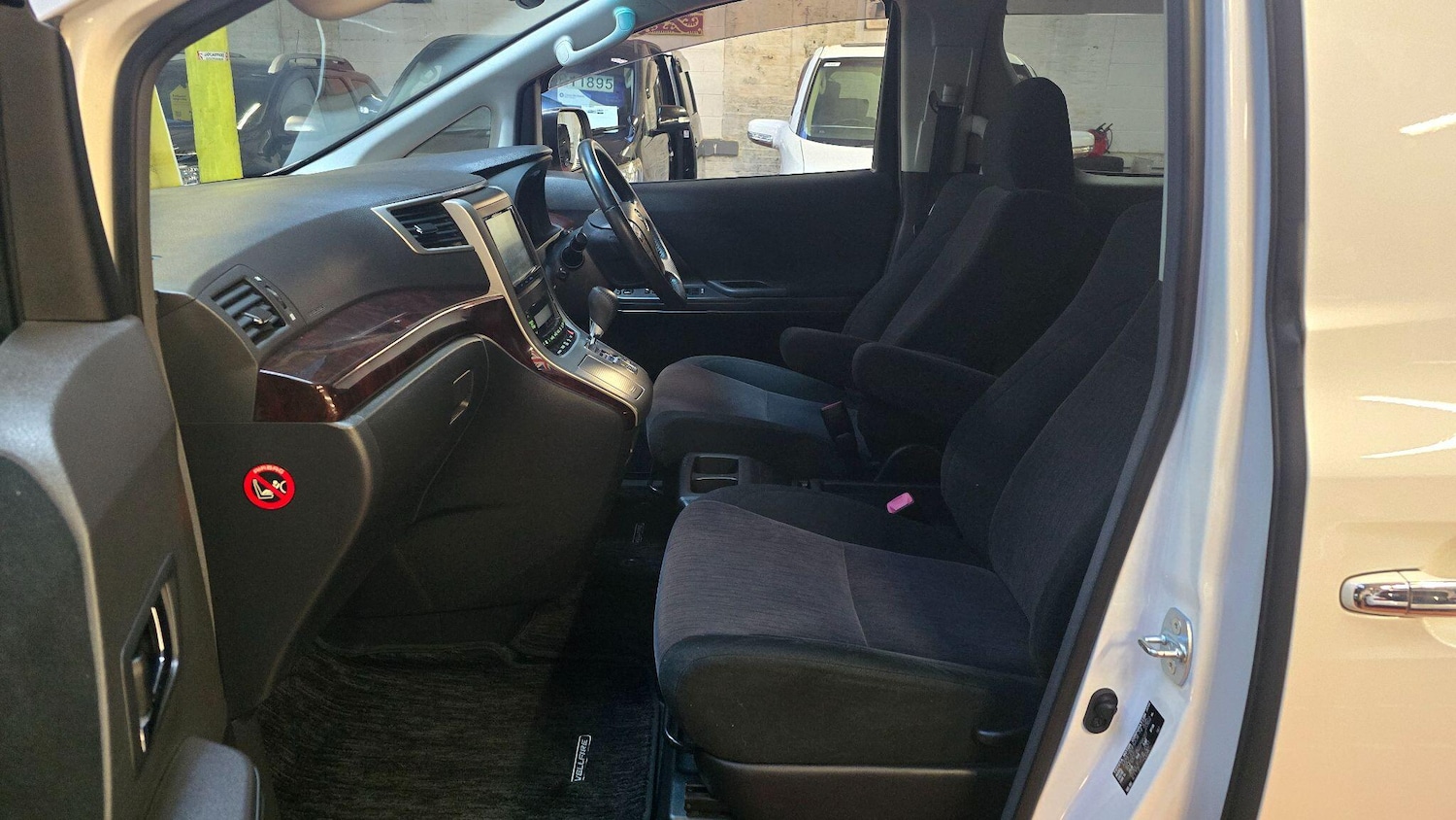 Used Toyota Vellfire for sale - 77478972: Photo 12