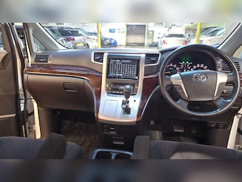 Used Toyota Vellfire 2012 for sale - 77478972: Photo