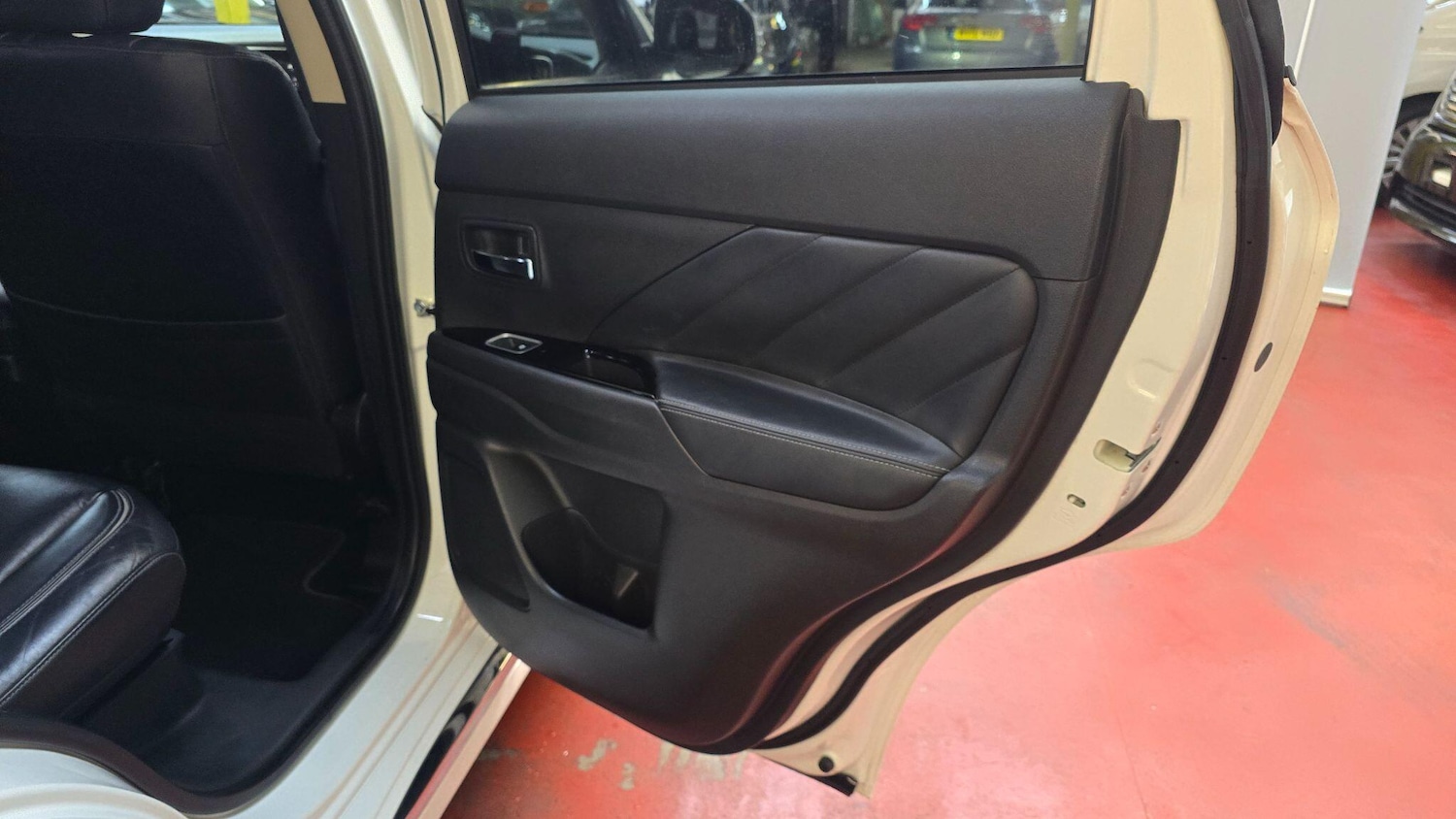 Used Mitsubishi Outlander 2017 for sale - 77695977: Photo 23