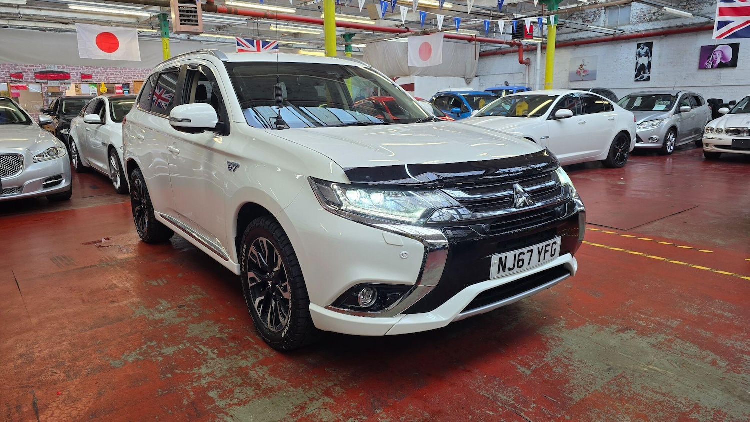 Used Mitsubishi Outlander 2017 for sale - 77695977: Photo 3