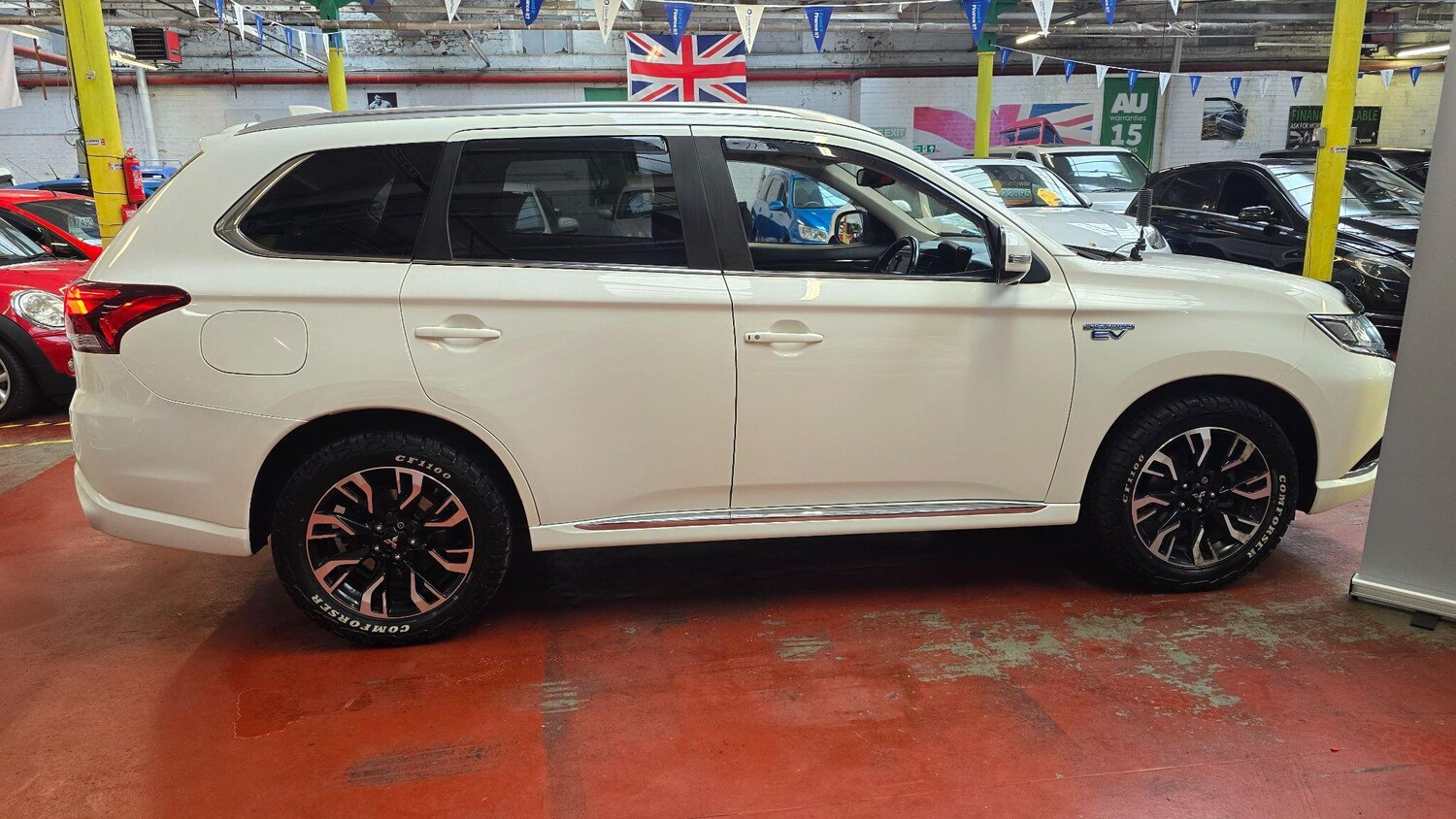 Used Mitsubishi Outlander 2017 for sale - 77695977: Photo 39