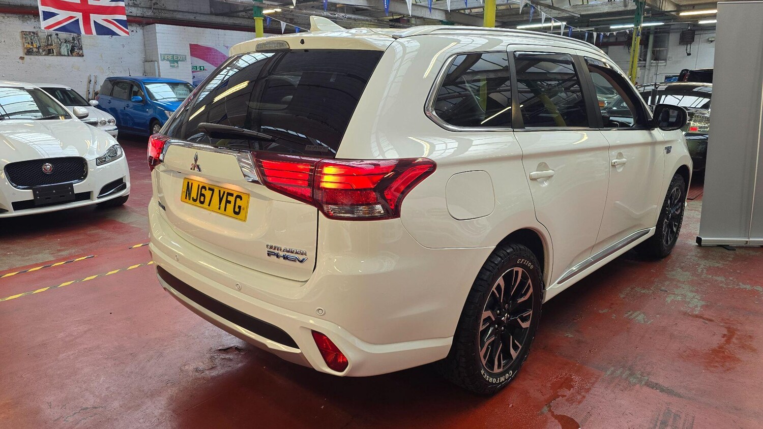 Used Mitsubishi Outlander 2017 for sale - 77695977: Photo 41