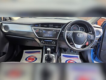 Used Toyota Auris 2012 for sale - 77574323: Photo