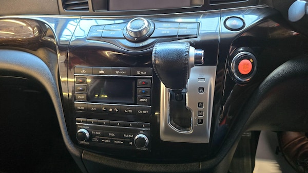 Used Nissan Elgrand 2024 for sale - 76159053: Photo 5