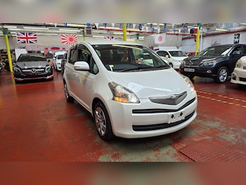 Used Toyota Yaris Verso 2010 for sale - 75364229: Photo
