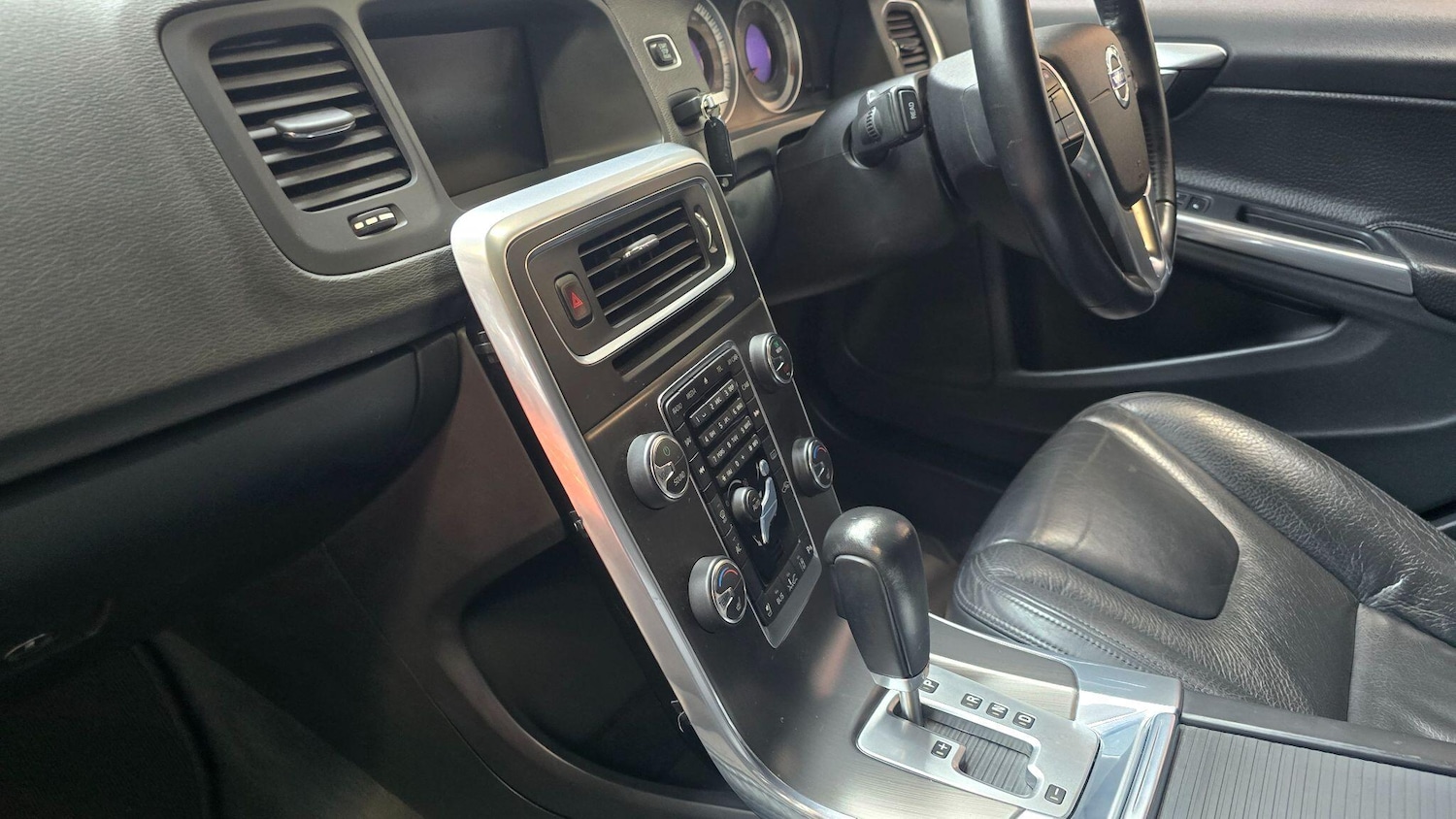 Used Volvo V60 for sale - 76083904: Photo 14