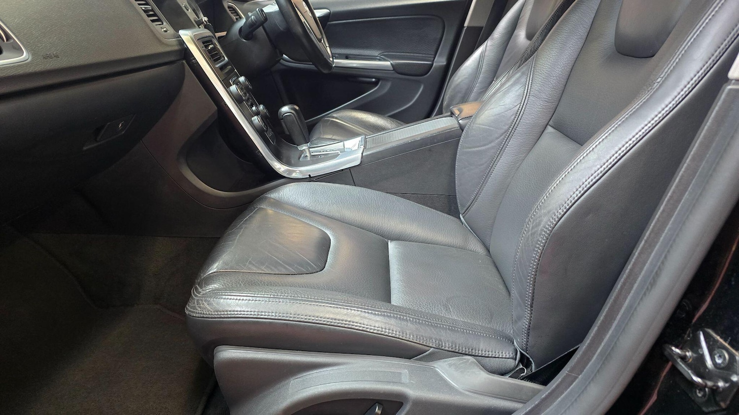 Used Volvo V60 for sale - 76083904: Photo 17