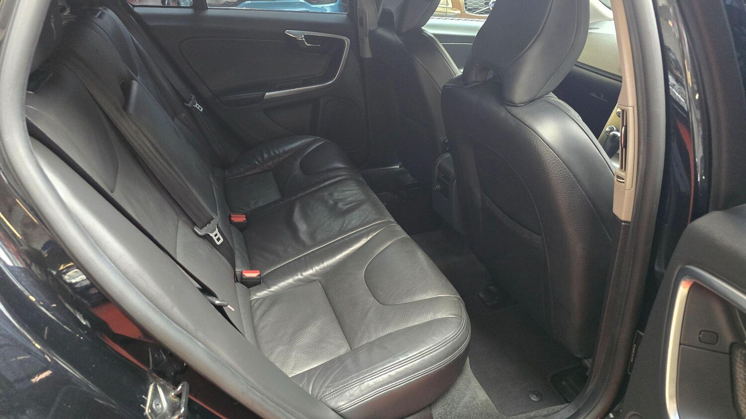 Used Volvo V60 for sale - 76083904: Photo 19