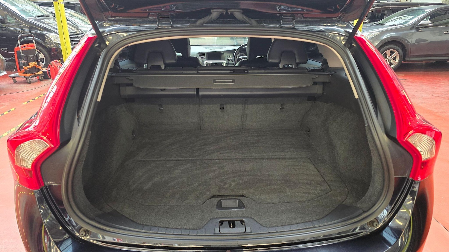 Used Volvo V60 for sale - 76083904: Photo 21