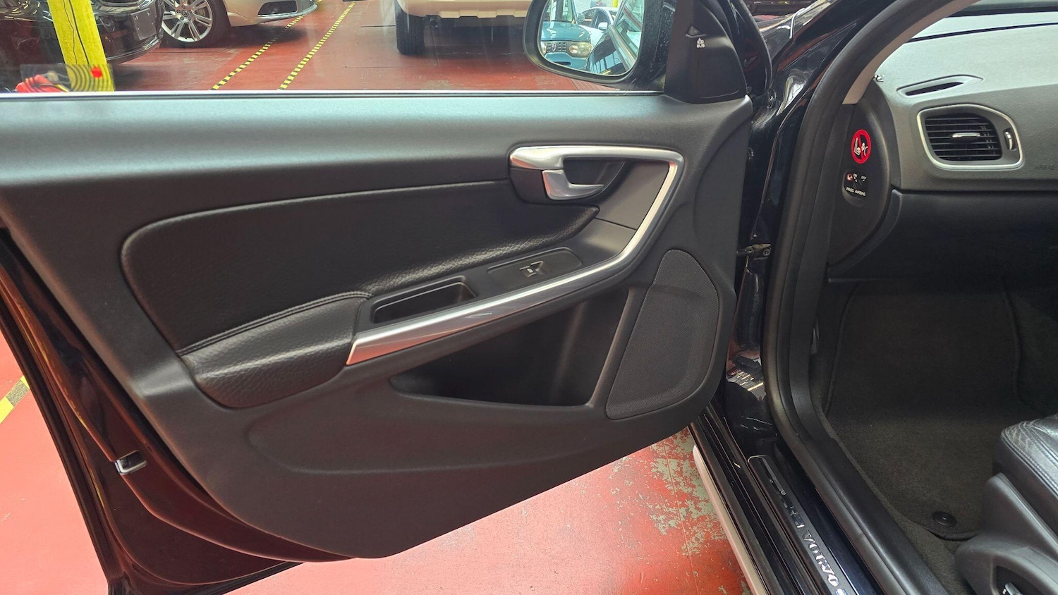 Used Volvo V60 for sale - 76083904: Photo 22