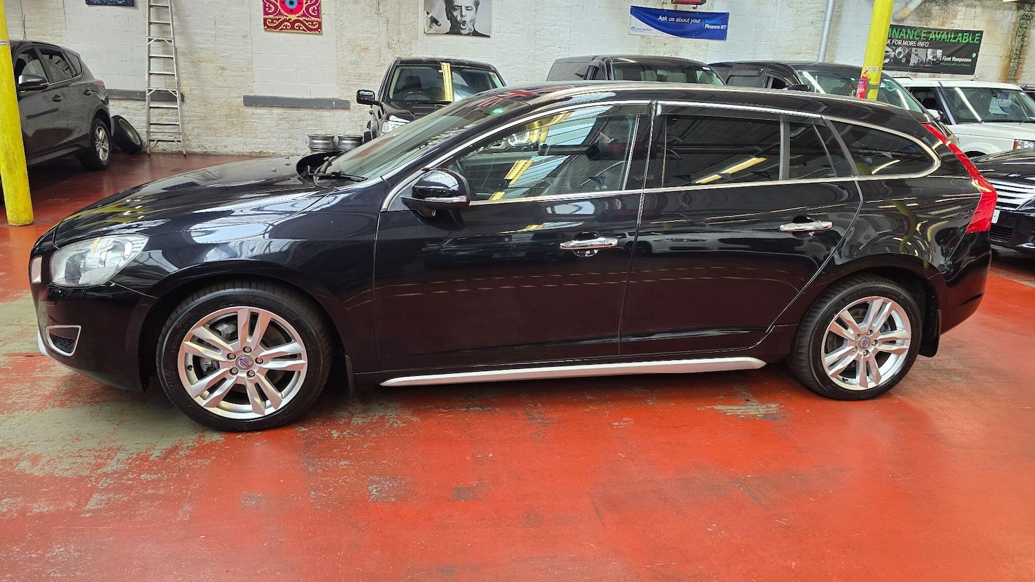 Used Volvo V60 for sale - 76083904: Photo 39