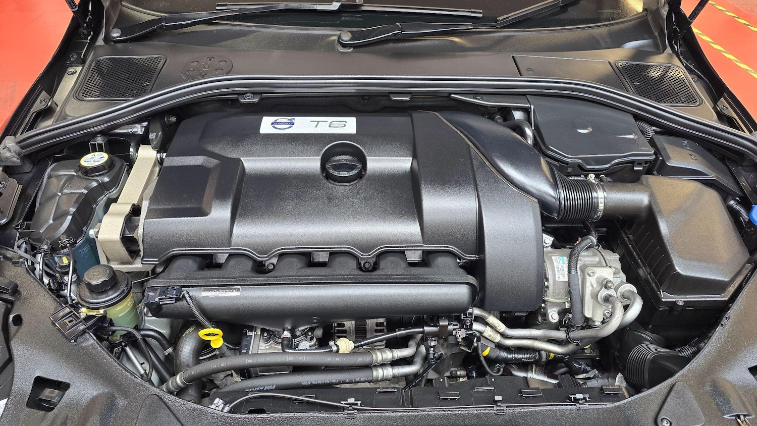 Used Volvo V60 for sale - 76083904: Photo 42