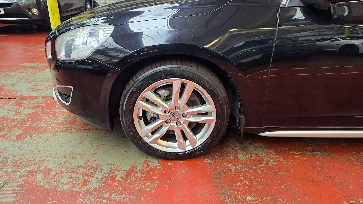 Used Volvo V60 for sale - 76083904: Photo 43