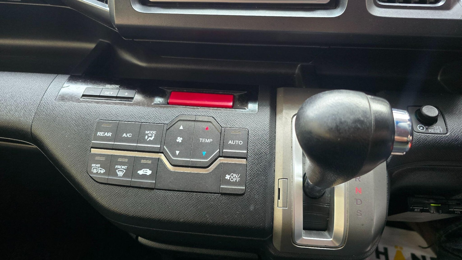 Used Honda Stepwagon 2012 for sale - 76295213: Photo 10