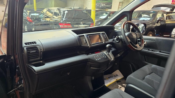 Used Honda Stepwagon for sale - 76295213: Photo 24