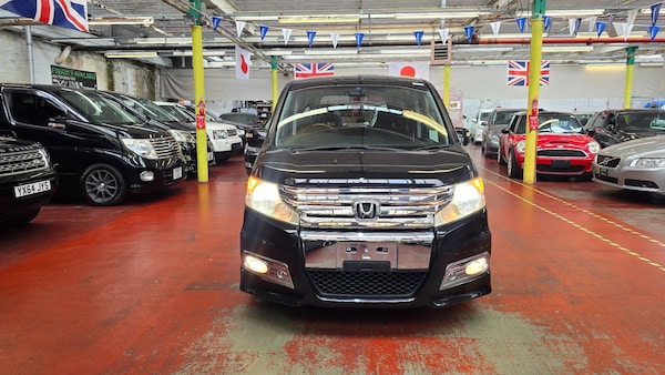 Used Honda Stepwagon for sale - 76295213: Photo 2