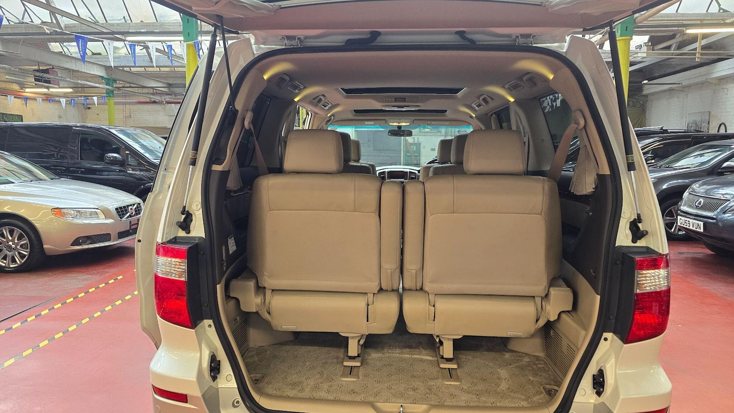 Used Toyota Alphard 2021 for sale - 76990324: Photo 24