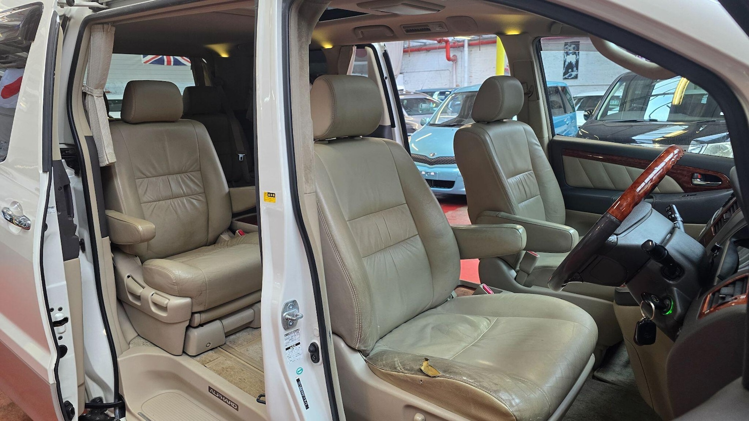 Used Toyota Alphard 2021 for sale - 76990324: Photo 5