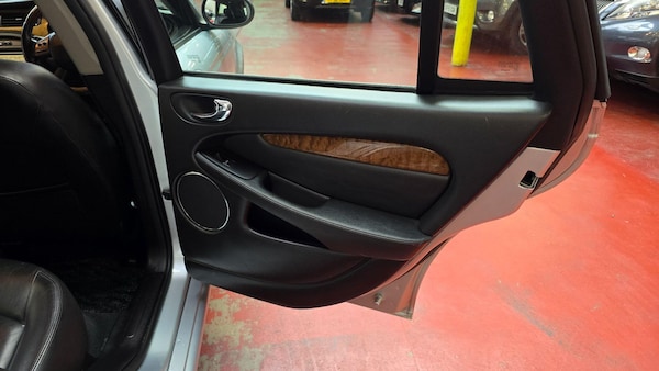 Used Jaguar X-Type 2022 for sale - 76158495: Photo 15