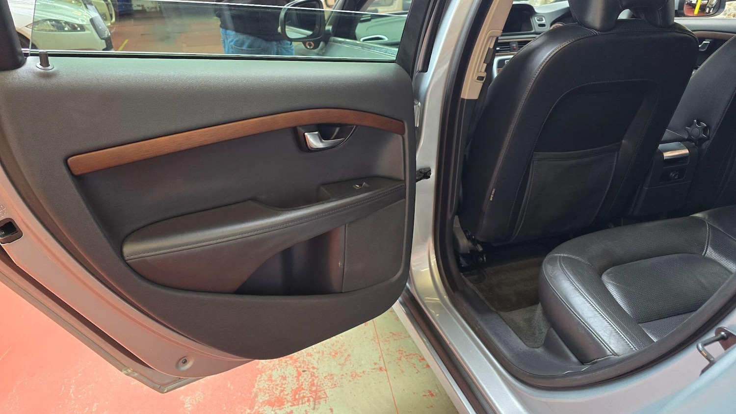 Used Volvo V70 for sale - 76239627: Photo 27