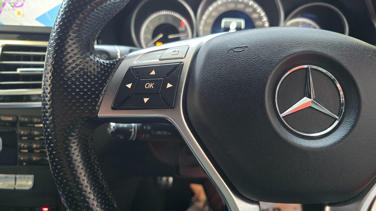 Used Mercedes-Benz E Class for sale - 76153059: Photo 11