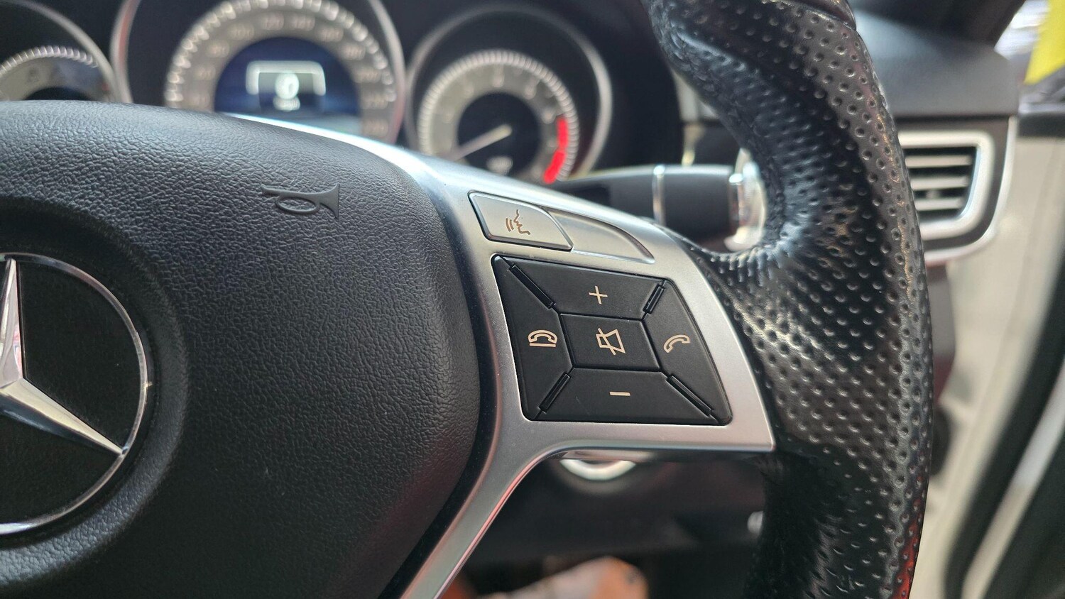 Used Mercedes-Benz E Class for sale - 76153059: Photo 19