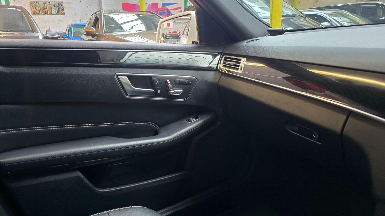 Used Mercedes-Benz E Class for sale - 76153059: Photo 26