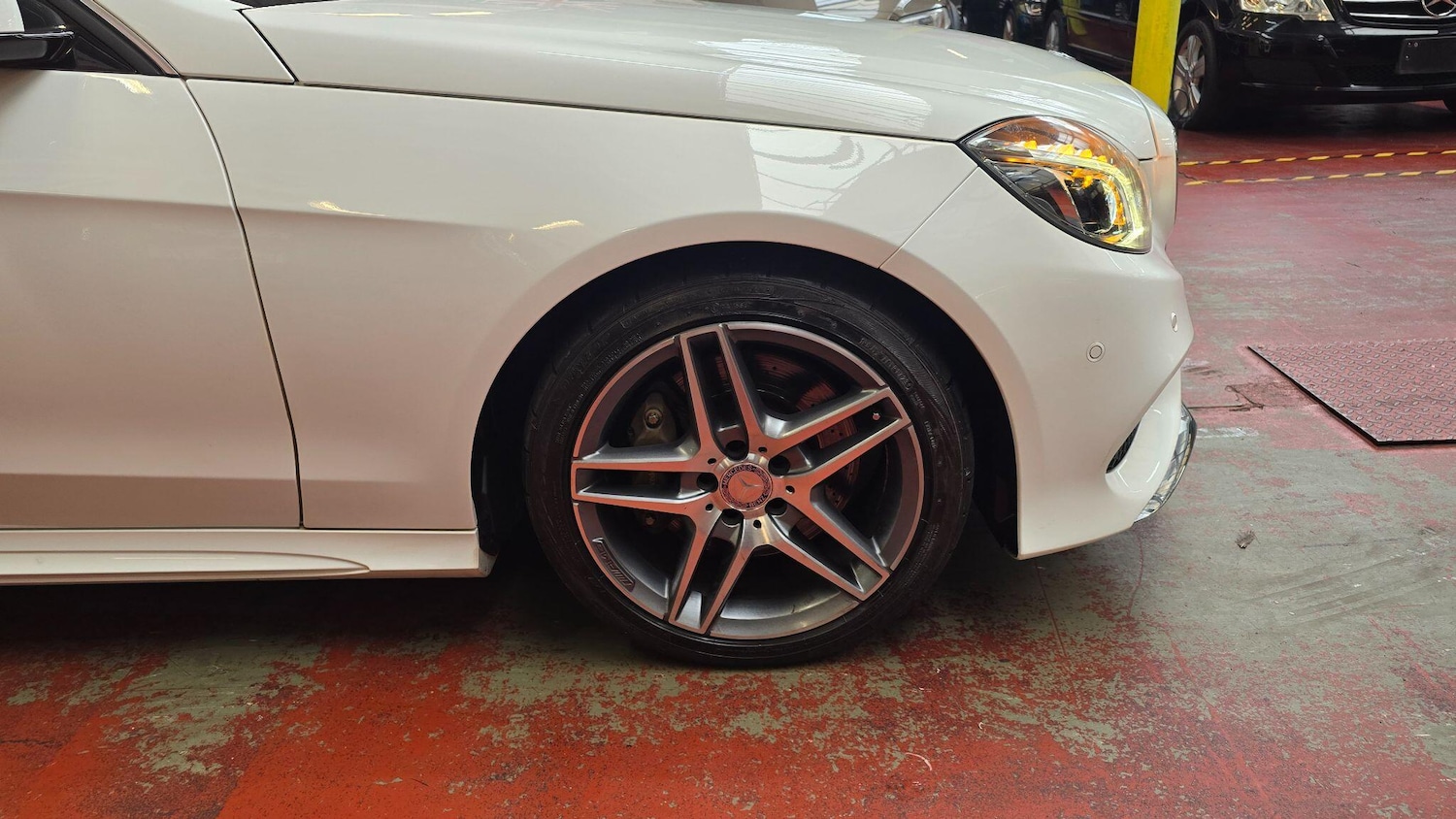 Used Mercedes-Benz E Class for sale - 76153059: Photo 60