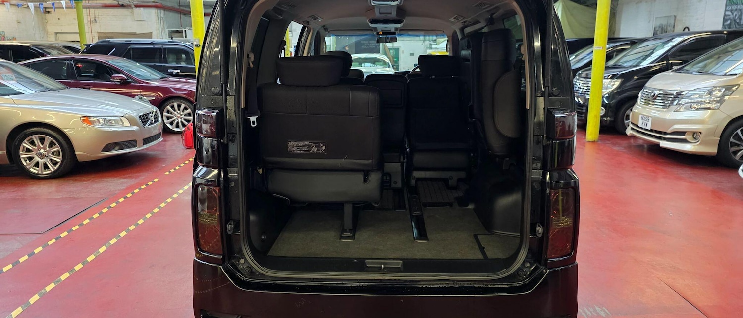 Used Nissan Elgrand 2022 for sale - 76823570: Photo 13