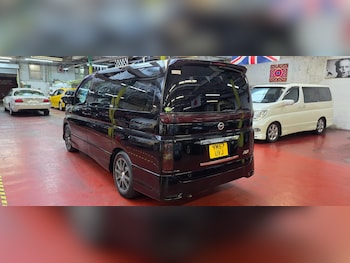 Used Nissan Elgrand 2022 for sale - 76823570: Photo