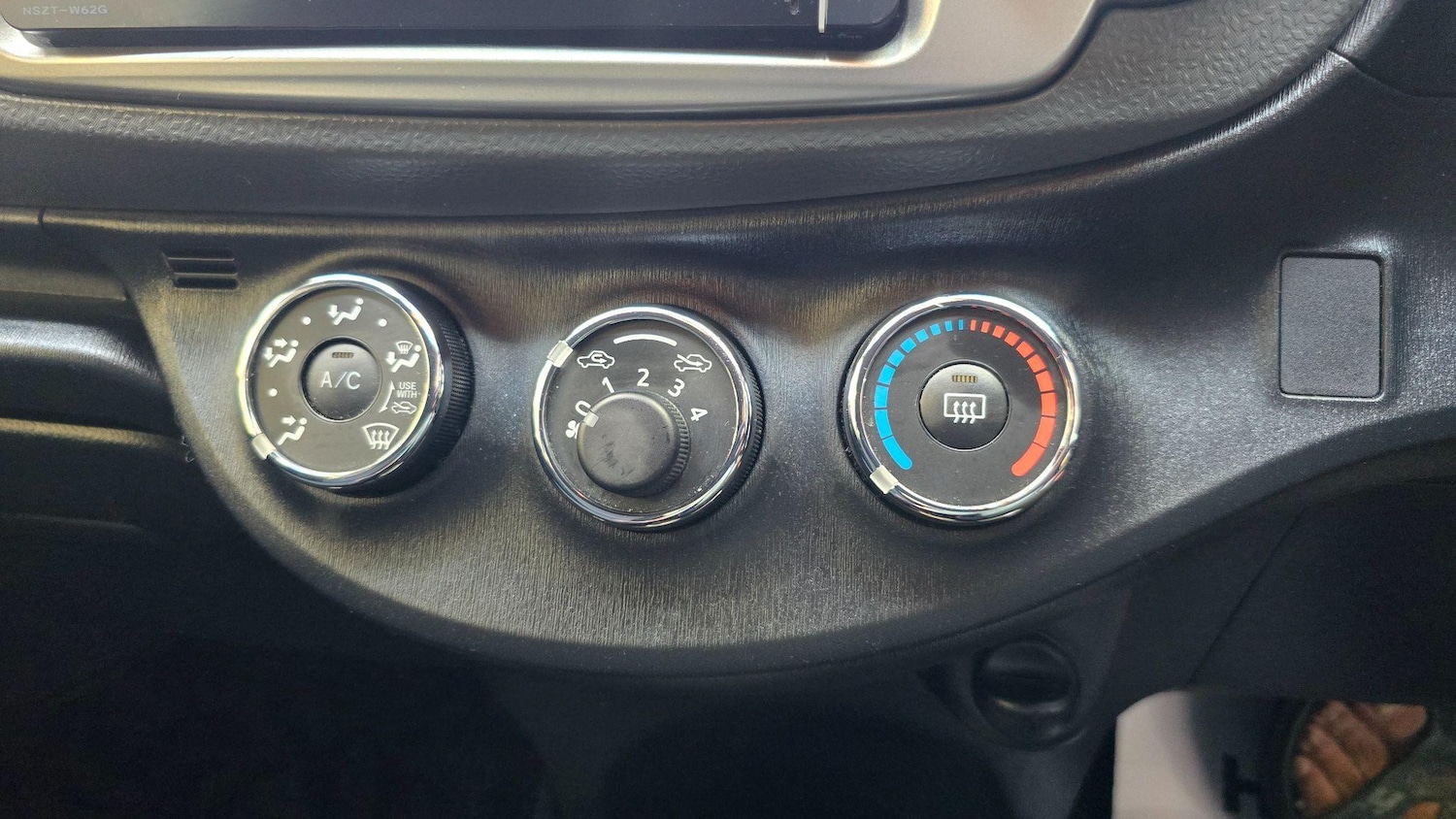 Used Toyota Yaris for sale - 77109004: Photo 11