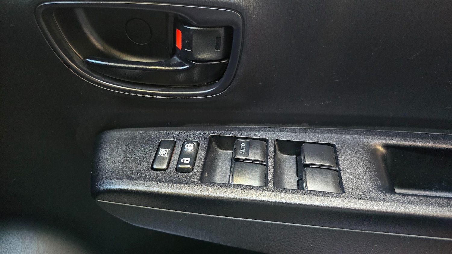 Used Toyota Yaris for sale - 77109004: Photo 9