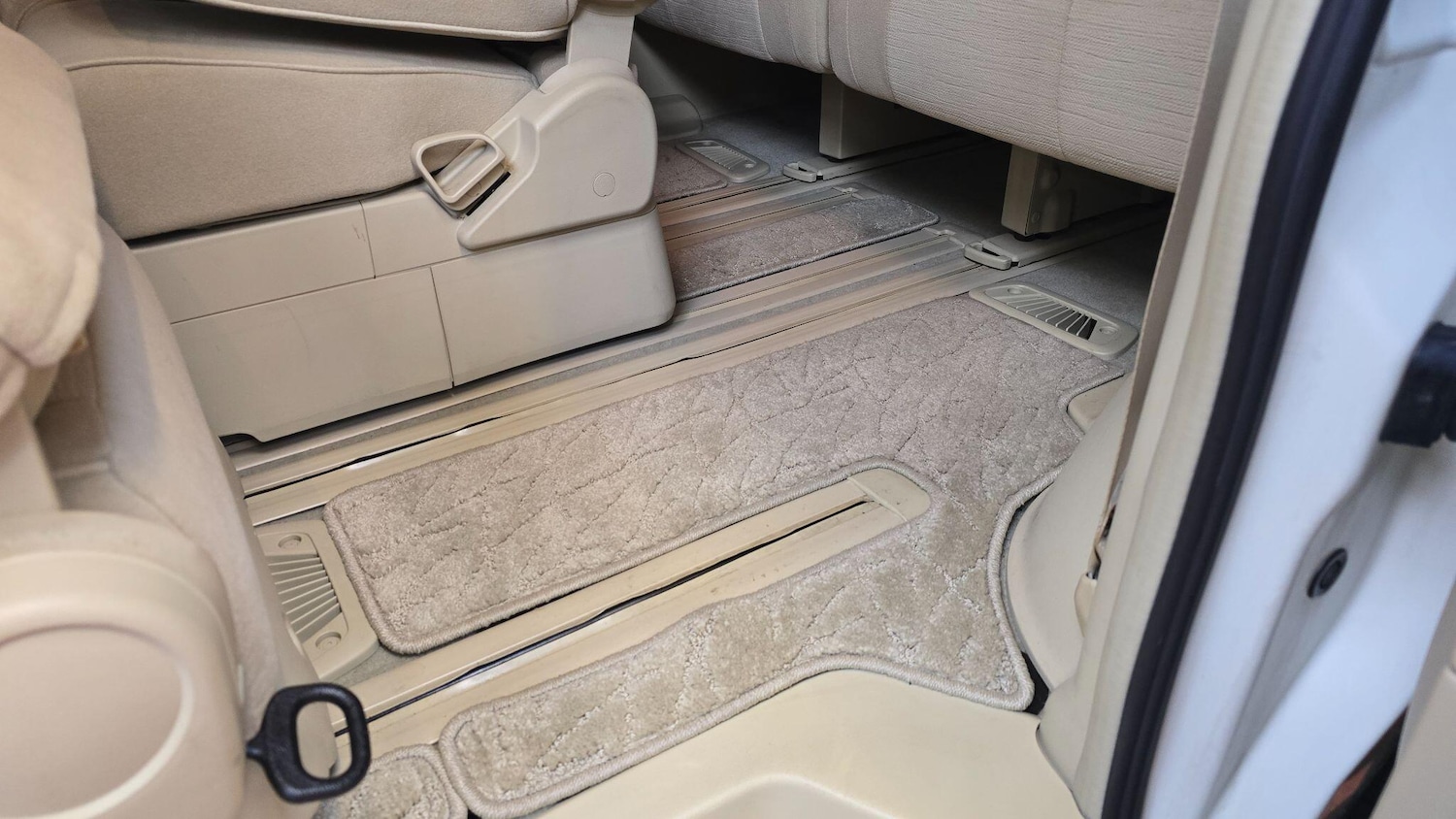 Used Nissan Elgrand for sale - 77237580: Photo 21