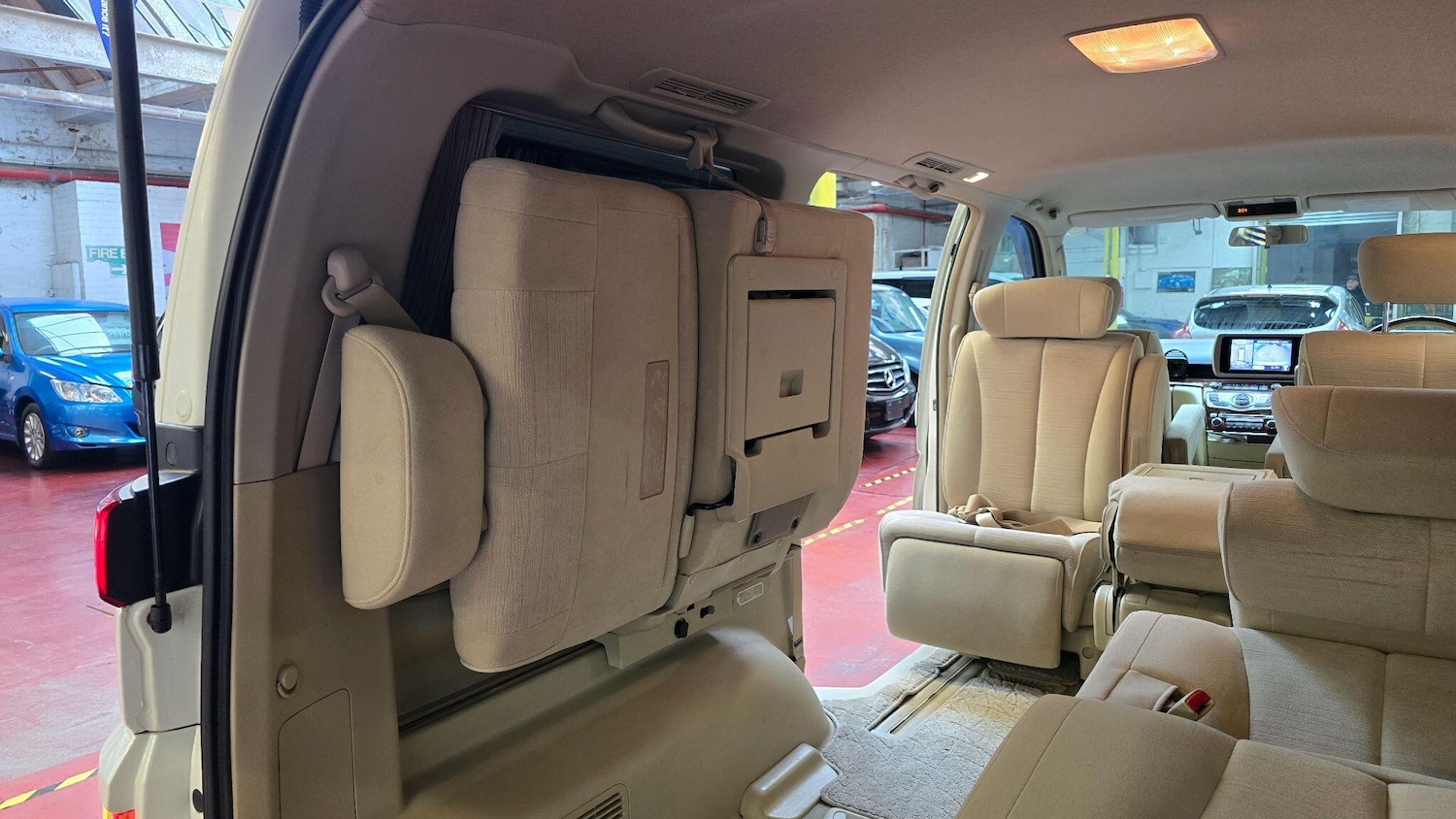 Used Nissan Elgrand for sale - 77237580: Photo 23