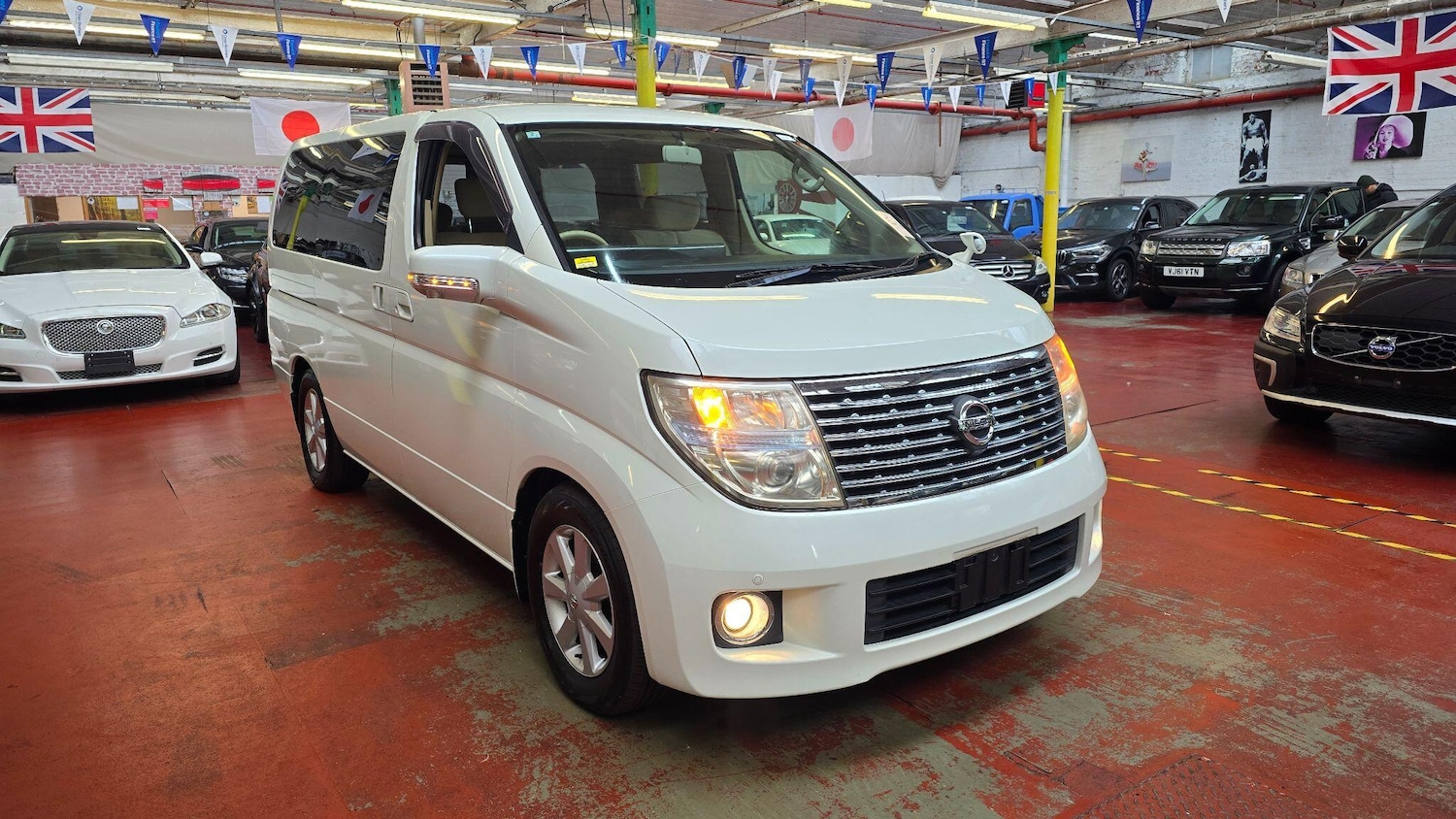 Used Nissan Elgrand for sale - 77237580: Photo 31