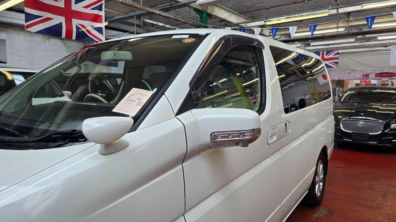 Used Nissan Elgrand for sale - 77237580: Photo 33