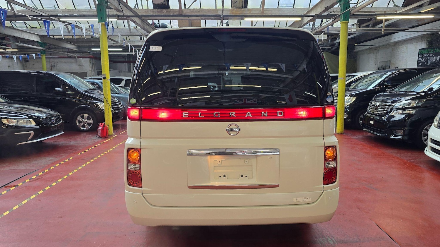 Used Nissan Elgrand for sale - 77237580: Photo 37