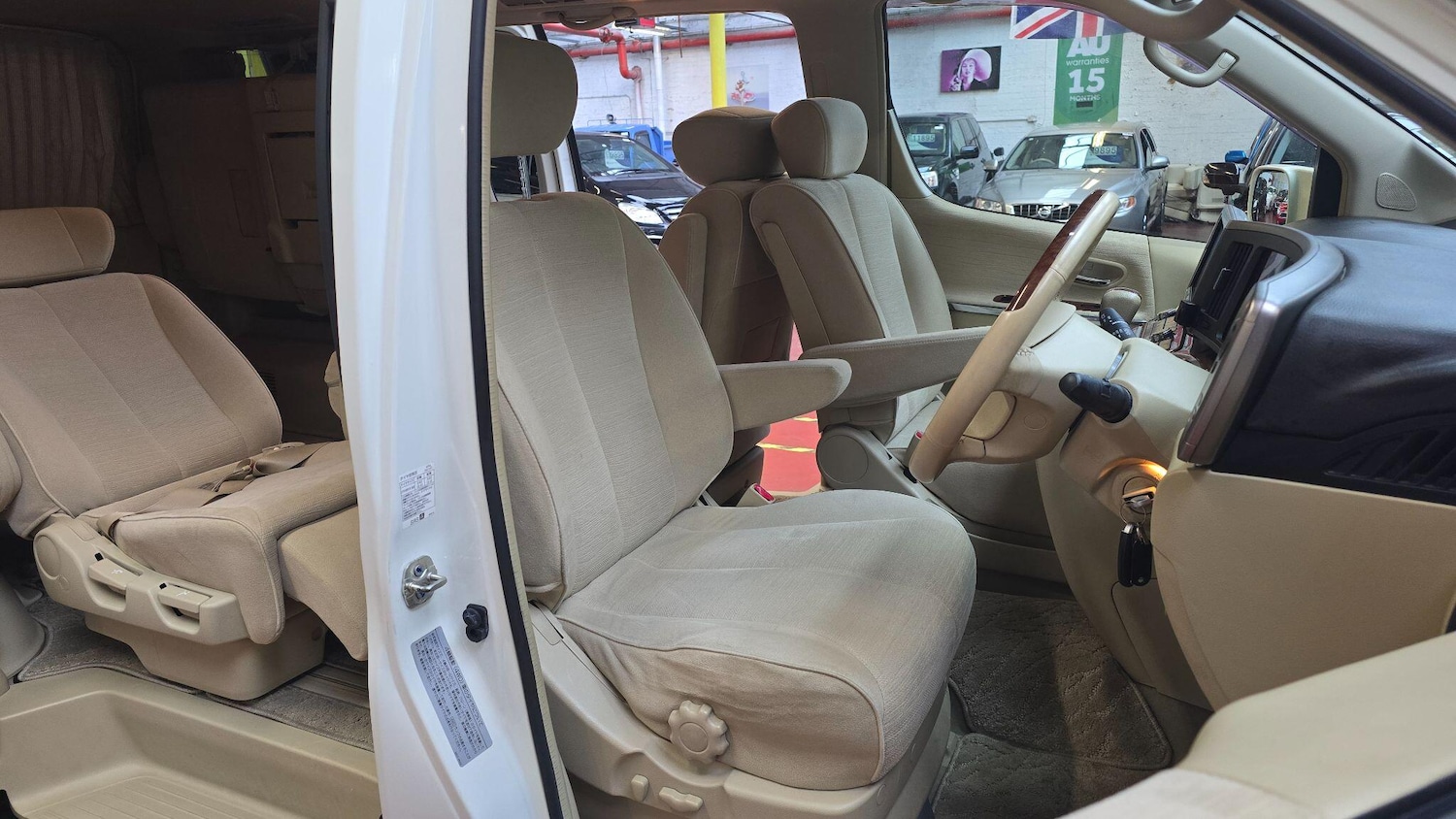 Used Nissan Elgrand for sale - 77237580: Photo 5