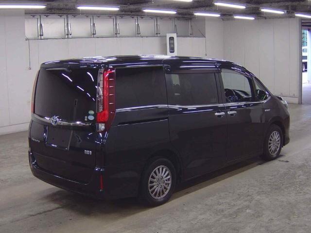 Used Toyota Voxy for sale - 76522381: Photo 6